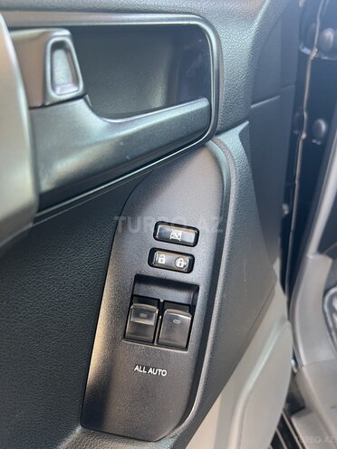 Toyota Land Cruiser Prado-16