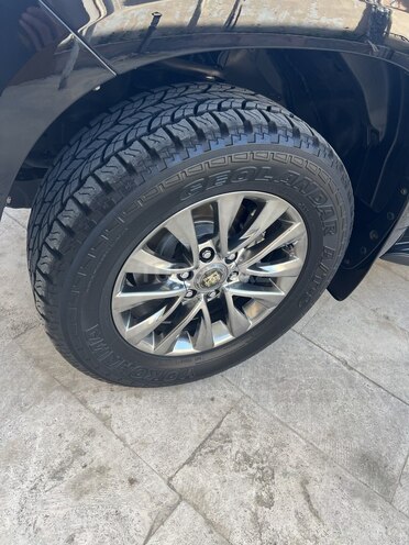 Toyota Land Cruiser Prado-8