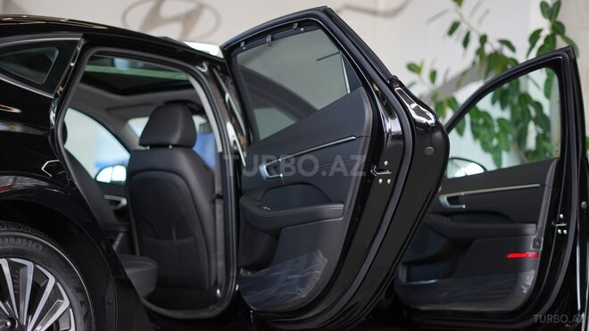 Hyundai Sonata-15