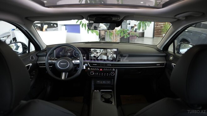 Hyundai Sonata-33
