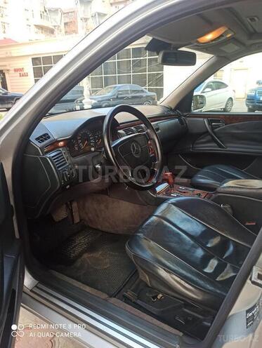 Mercedes E 200 2000, 199,000 km - 2.0 l - Bakı