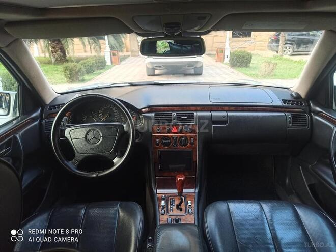 Mercedes E 200 2000, 199,000 km - 2.0 l - Bakı