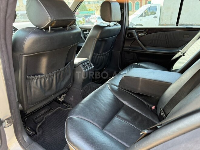 Mercedes E 270 2000, 378,000 km - 2.7 l - Bakı
