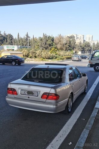 Mercedes E 270 2000, 378,000 km - 2.7 l - Bakı