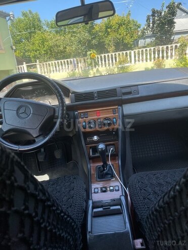 Mercedes E 250 1994, 452,500 km - 2.5 l - Ağcabədi