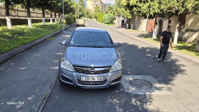Opel Astra 2009, 222,000 km - 1.4 l - Şəki