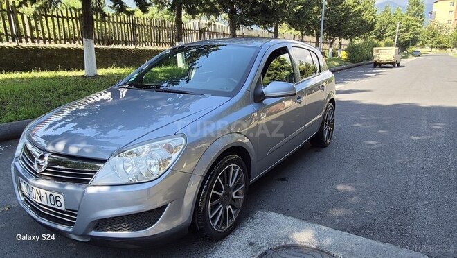 Opel Astra 2009, 222,000 km - 1.4 l - Şəki