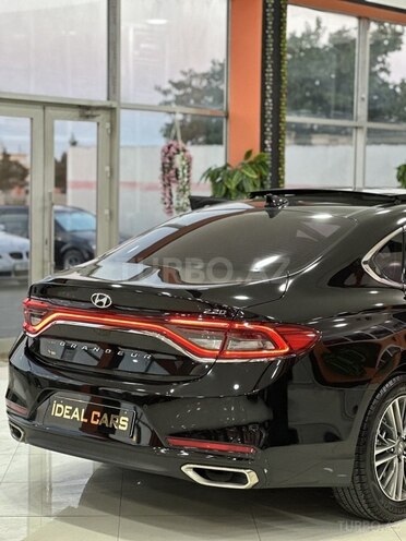 Hyundai Grandeur-10