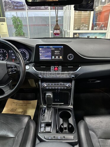 Hyundai Grandeur-21