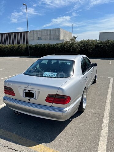 Mercedes E 320 2000, 175,000 km - 3.2 l - Bakı