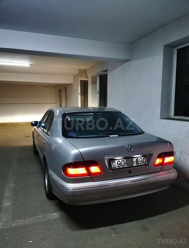Mercedes E 270 2000, 378,000 km - 2.7 l - Bakı