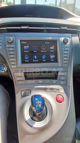 Toyota Prius-12