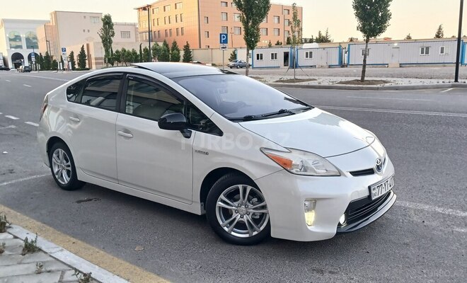 Toyota Prius-5