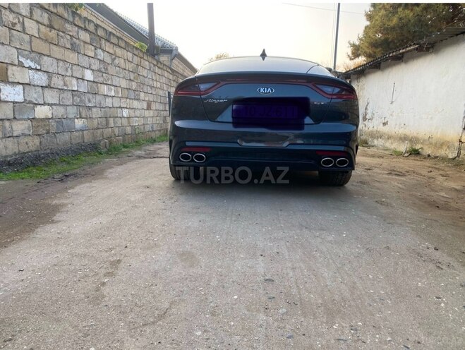 Kia Stinger-2