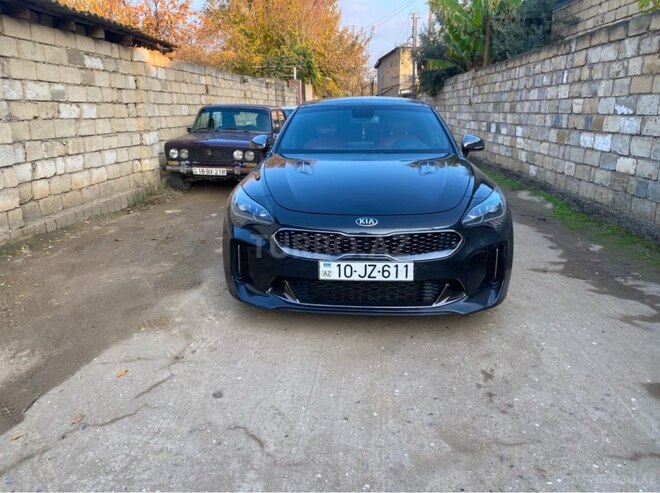 Kia Stinger-1