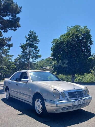 Mercedes E 230 1995, 580,000 km - 2.3 l - Quba