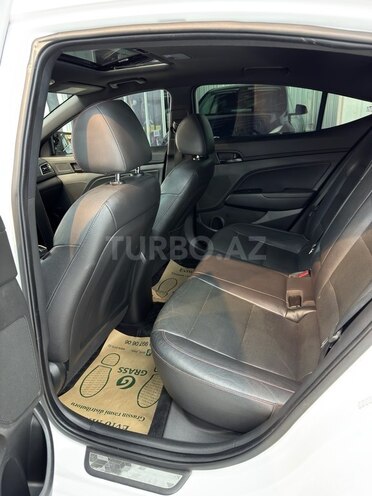 Hyundai Elantra 2017, 131,966 km - 1.6 l - Bakı