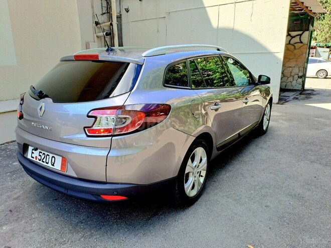 Renault Megane-11