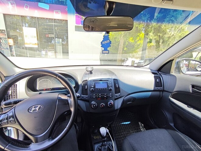 Hyundai i30 2009, 365,500 km - 1.6 l - İsmayıllı
