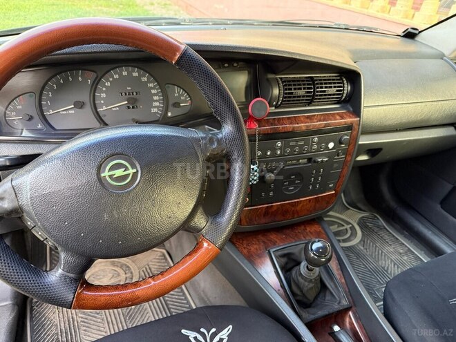 Opel Omega 1999, 408,085 km - 2.0 l - Qazax