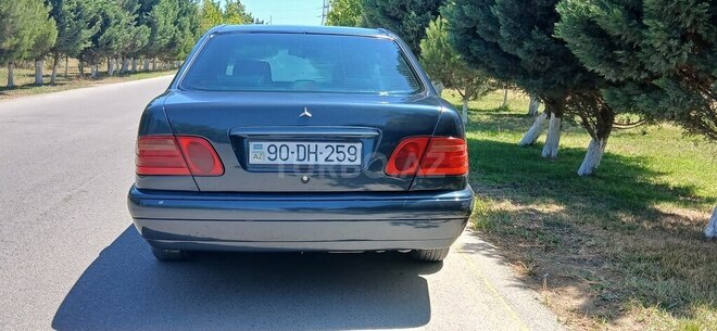 Mercedes E 200 1996, 296,325 km - 2.0 л - Xırdalan