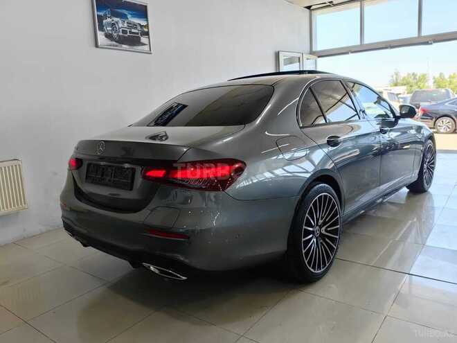 Mercedes E 300 de-11