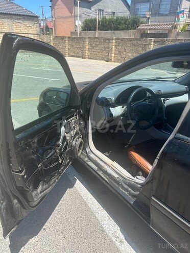 Mercedes C 240 2003, 125,000 km - 2.6 l - Bakı