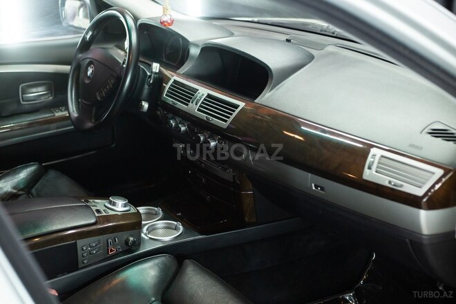 BMW 740 2005, 295,000 km - 4.0 l - Sumqayıt
