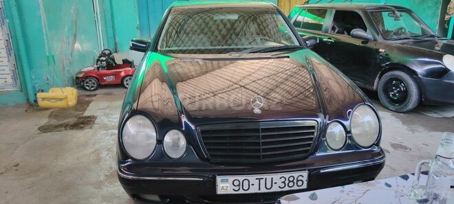 Mercedes E 220 d 2001, 568,944 km - 2.2 l - Bakı