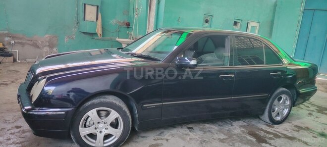Mercedes E 220 d 2001, 568,944 km - 2.2 l - Bakı