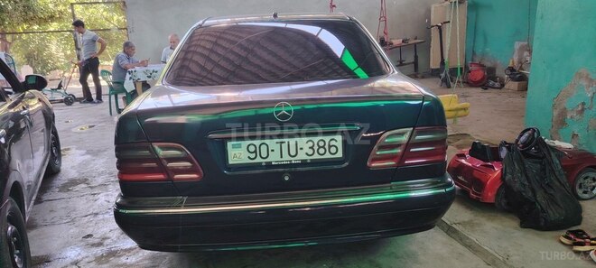 Mercedes E 220 d 2001, 568,944 km - 2.2 l - Bakı