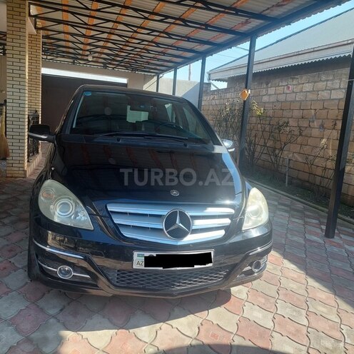 Mercedes B 180 2009, 108,500 km - 1.7 l - Şəki