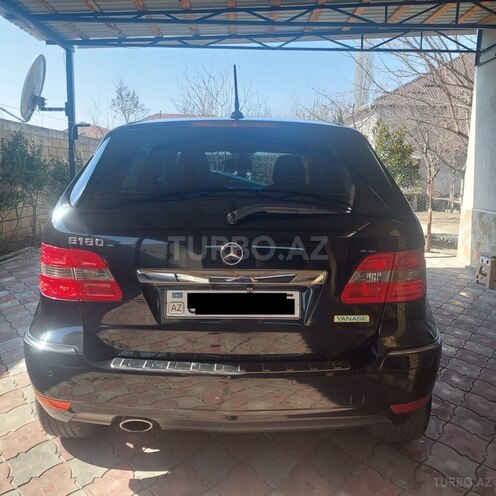 Mercedes B 180 2009, 108,500 km - 1.7 l - Şəki