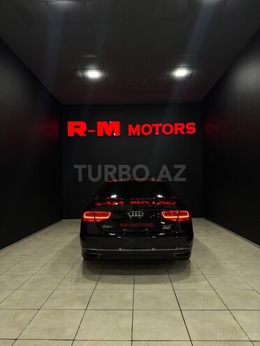 Audi A8-6
