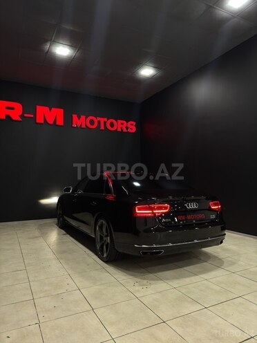 Audi A8-7