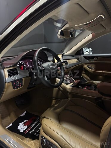 Audi A8-13