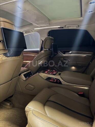 Audi A8-16