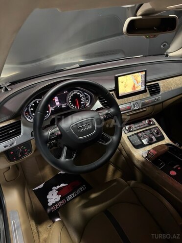Audi A8-11