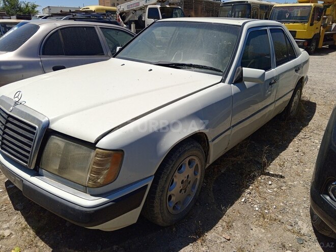 Mercedes E 200 d 1990, 453,680 km - 2.0 l - Sumqayıt
