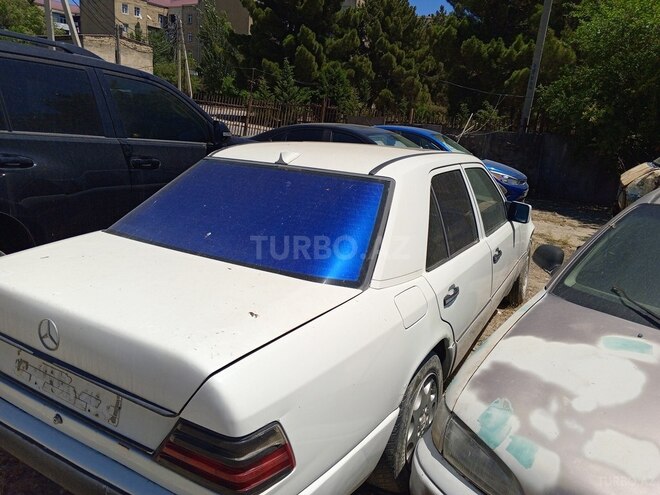 Mercedes E 200 d 1990, 453,680 km - 2.0 l - Sumqayıt