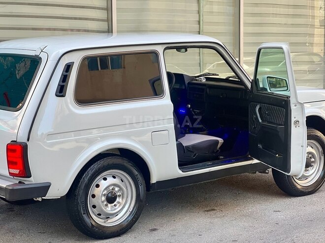 LADA (VAZ) Niva-18