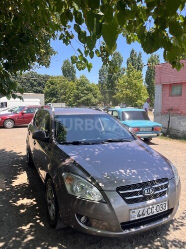 Kia  2008, 240,000 km - 1.6 l - Masallı
