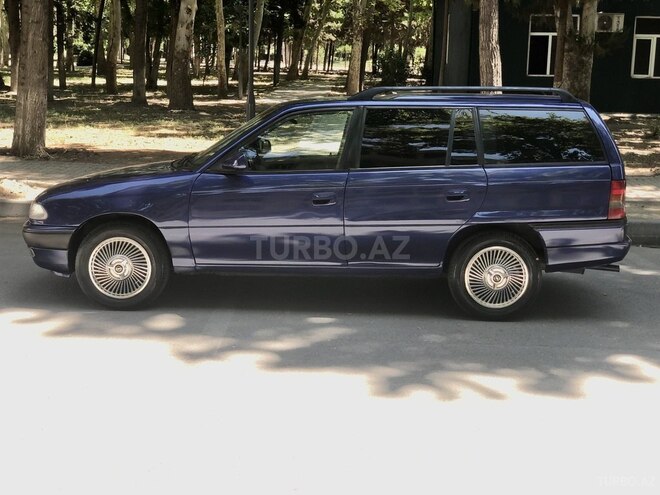 Opel Astra 1997, 325,000 km - 1.6 l - Mingəçevir