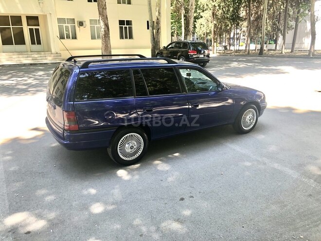 Opel Astra 1997, 325,000 km - 1.6 l - Mingəçevir