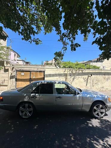 Mercedes E 220 1993, 446,258 km - 2.2 л - Bakı