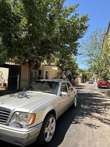 Mercedes E 220 1993, 446,258 km - 2.2 л - Bakı