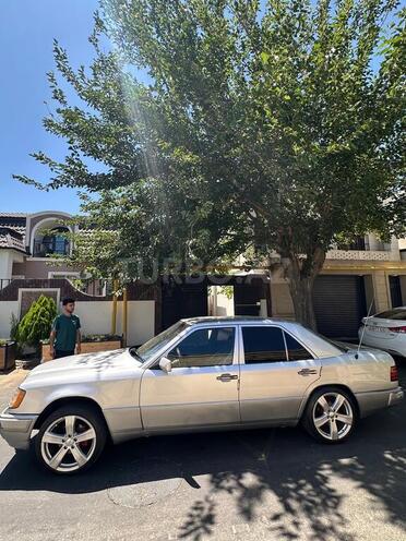 Mercedes E 220 1993, 446,258 km - 2.2 л - Bakı