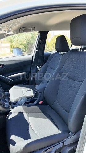 Toyota Corolla Cross-10