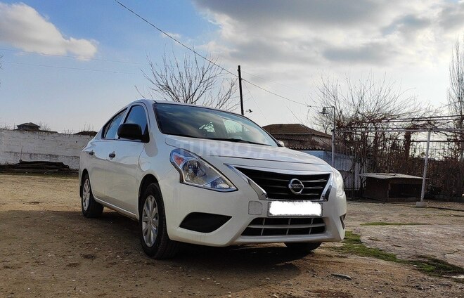 Nissan Sunny 2015, 260,000 km - 1.5 l - Bakı
