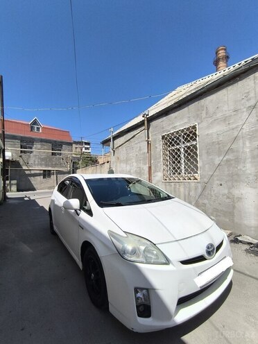 Toyota Prius-3